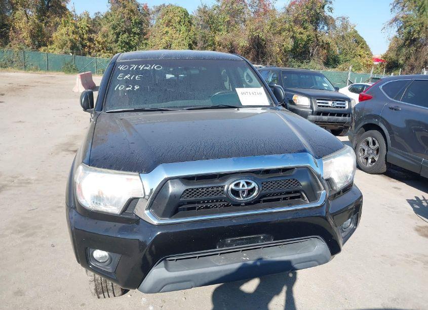 Photo 12 of 2015 Toyota Tacoma BASE V6 (VIN 3TMLU4EN7FM196490)