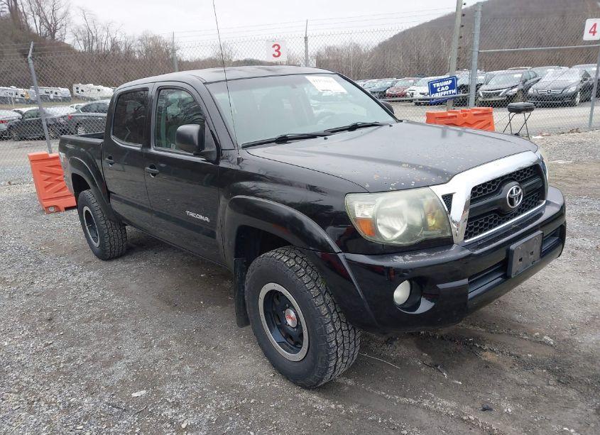 2011 Toyota Tacoma DOUBLE CAB (VIN 3TMLU4EN8BM076319) main photo