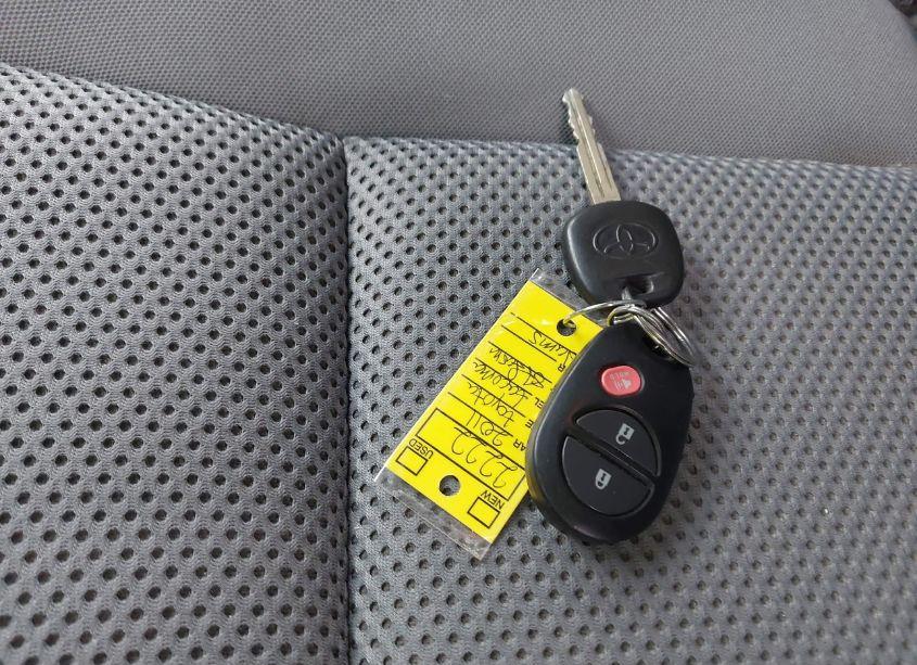 Photo 11 of 2011 Toyota Tacoma DOUBLE CAB (VIN 3TMLU4EN8BM076319)