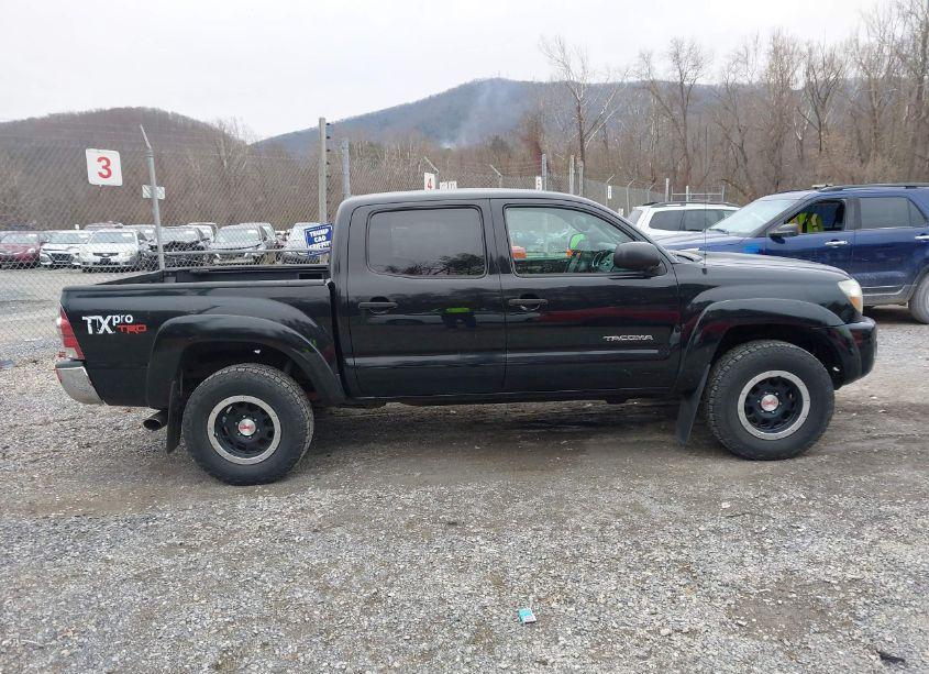 Photo 13 of 2011 Toyota Tacoma DOUBLE CAB (VIN 3TMLU4EN8BM076319)