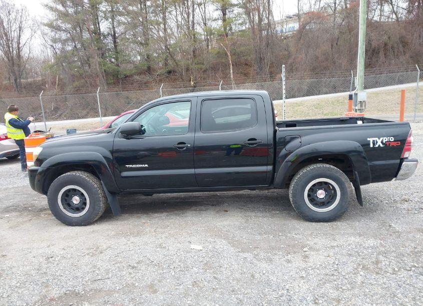 Photo 14 of 2011 Toyota Tacoma DOUBLE CAB (VIN 3TMLU4EN8BM076319)