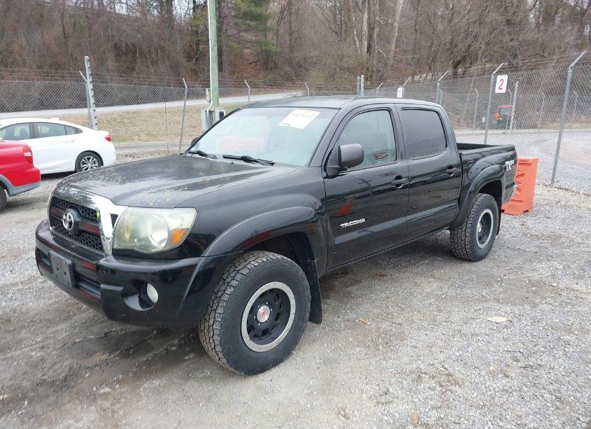 Photo 2 of 2011 Toyota Tacoma DOUBLE CAB (VIN 3TMLU4EN8BM076319)