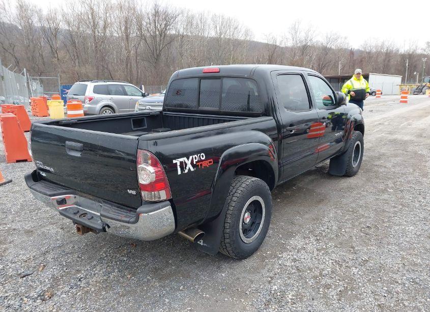 Photo 4 of 2011 Toyota Tacoma DOUBLE CAB (VIN 3TMLU4EN8BM076319)
