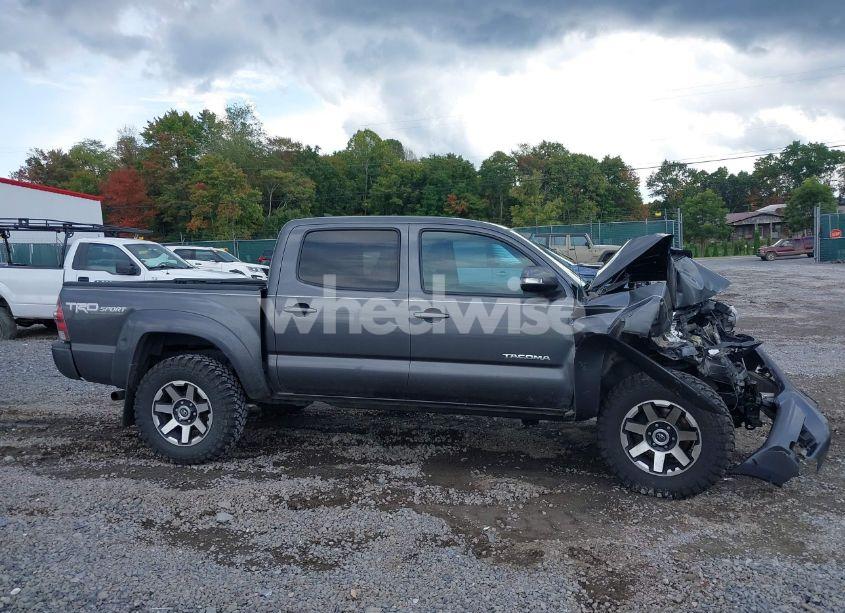 Photo 13 of 2014 Toyota Tacoma BASE V6 (VIN 3TMLU4EN8EM141447)