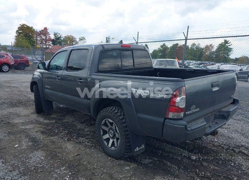 Photo 3 of 2014 Toyota Tacoma BASE V6 (VIN 3TMLU4EN8EM141447)