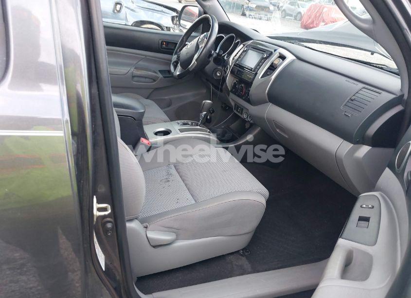 Photo 5 of 2014 Toyota Tacoma BASE V6 (VIN 3TMLU4EN8EM141447)