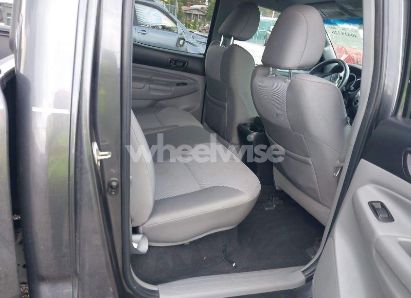 Photo 8 of 2014 Toyota Tacoma BASE V6 (VIN 3TMLU4EN8EM141447)