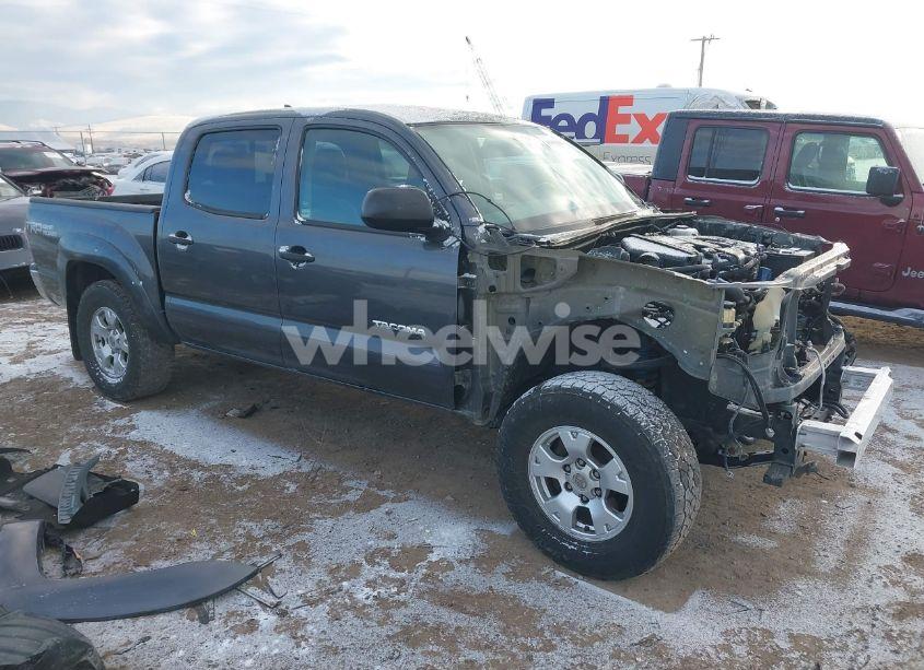 2015 Toyota Tacoma DOUBLE CAB/TRD PRO (VIN 3TMLU4EN8FM177785) main photo