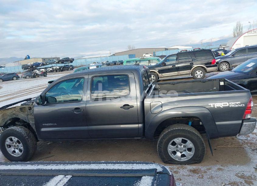 Photo 15 of 2015 Toyota Tacoma DOUBLE CAB/TRD PRO (VIN 3TMLU4EN8FM177785)