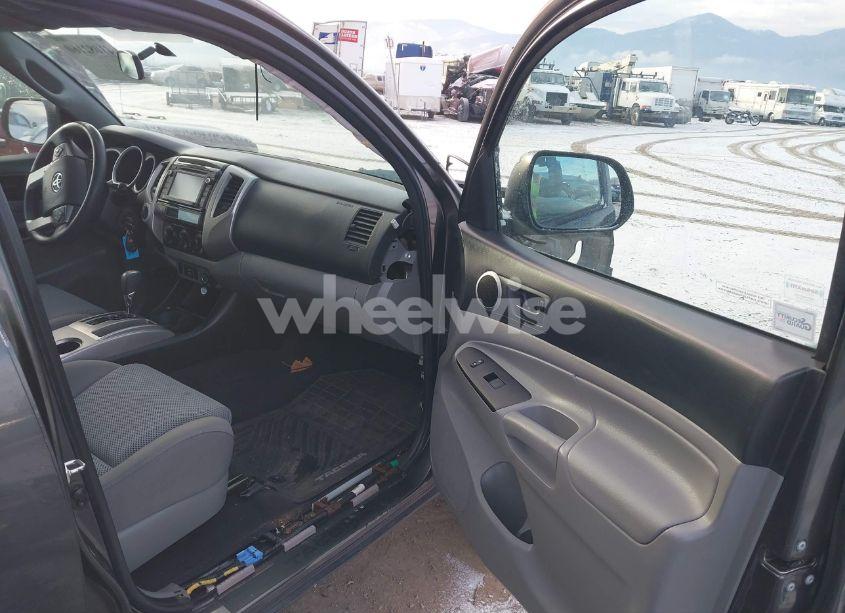 Photo 5 of 2015 Toyota Tacoma DOUBLE CAB/TRD PRO (VIN 3TMLU4EN8FM177785)