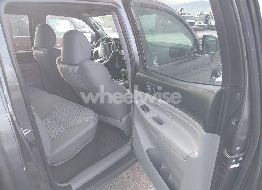 Photo 8 of 2015 Toyota Tacoma DOUBLE CAB/TRD PRO (VIN 3TMLU4EN8FM177785)