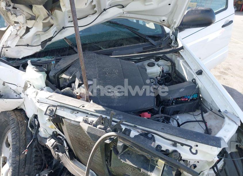Photo 10 of 2015 Toyota Tacoma BASE V6 (VIN 3TMLU4EN8FM184297)