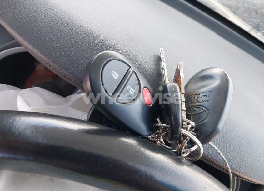 Photo 11 of 2015 Toyota Tacoma BASE V6 (VIN 3TMLU4EN8FM184297)