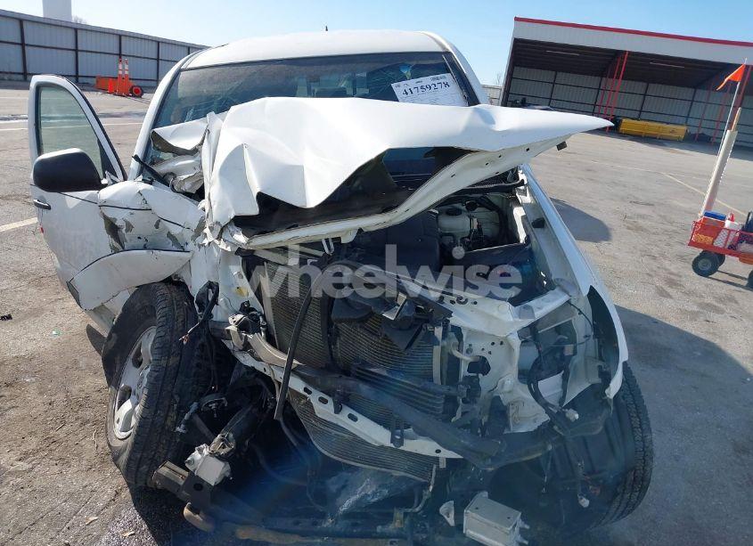 Photo 6 of 2015 Toyota Tacoma BASE V6 (VIN 3TMLU4EN8FM184297)
