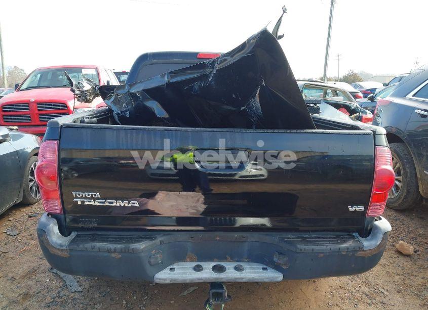 Photo 16 of 2015 Toyota Tacoma BASE V6 (VIN 3TMLU4EN8FM195249)