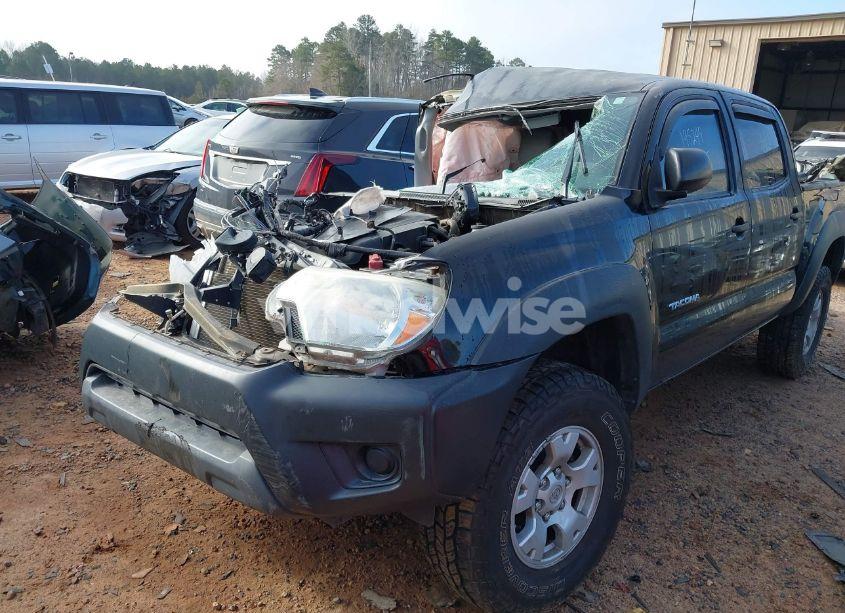 Photo 2 of 2015 Toyota Tacoma BASE V6 (VIN 3TMLU4EN8FM195249)