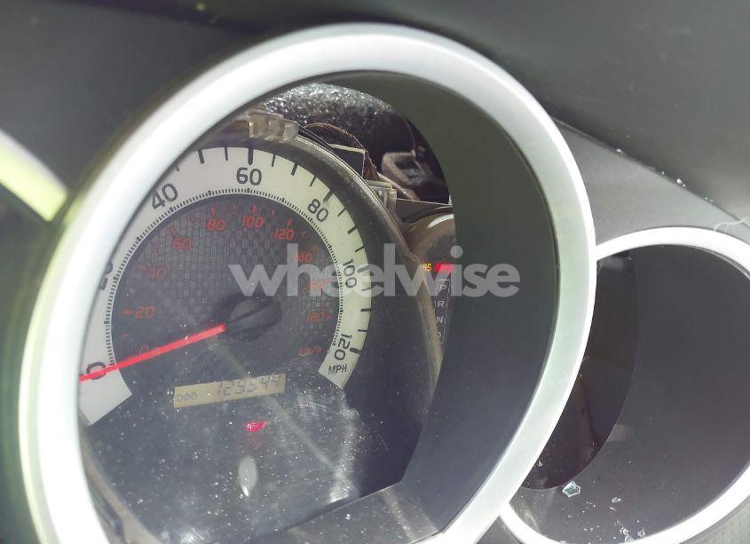 Photo 7 of 2015 Toyota Tacoma BASE V6 (VIN 3TMLU4EN8FM195249)