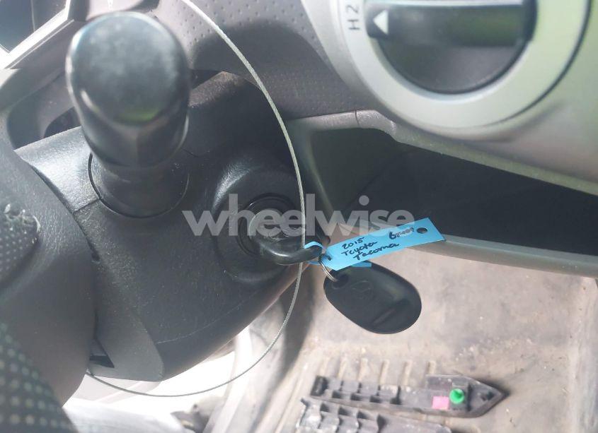 Photo 11 of 2015 Toyota Tacoma BASE V6 (VIN 3TMLU4EN8FM201891)