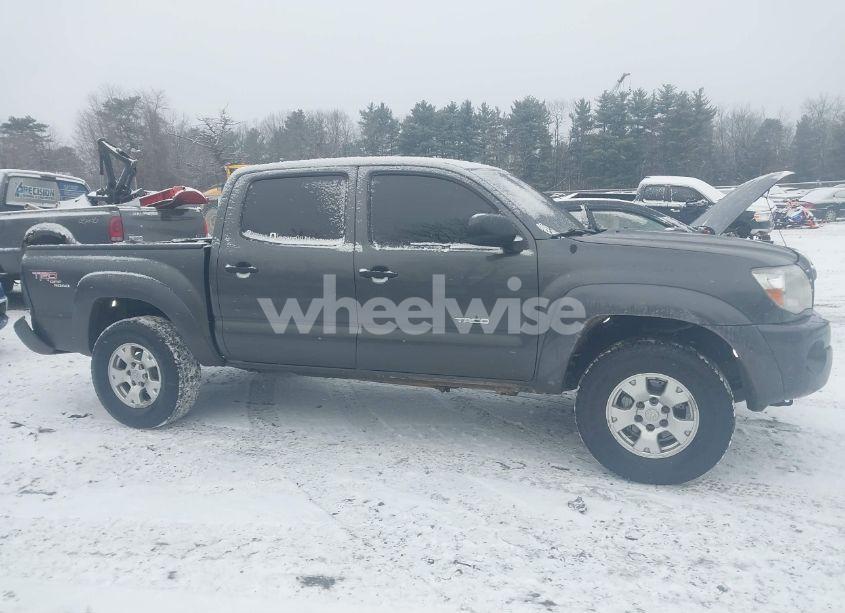 Photo 13 of 2011 Toyota Tacoma DOUBLE CAB (VIN 3TMLU4EN9BM076409)