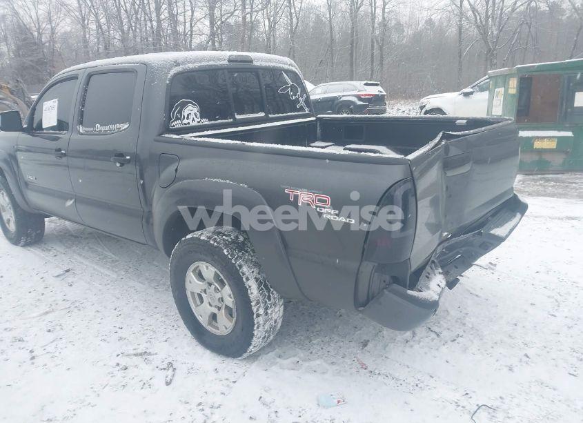 Photo 3 of 2011 Toyota Tacoma DOUBLE CAB (VIN 3TMLU4EN9BM076409)