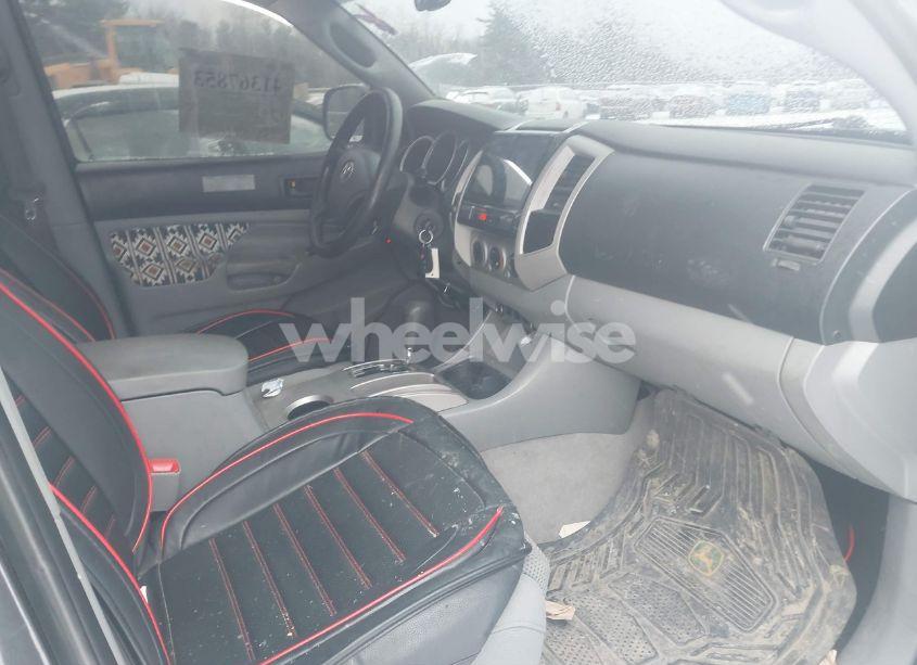 Photo 5 of 2011 Toyota Tacoma DOUBLE CAB (VIN 3TMLU4EN9BM076409)