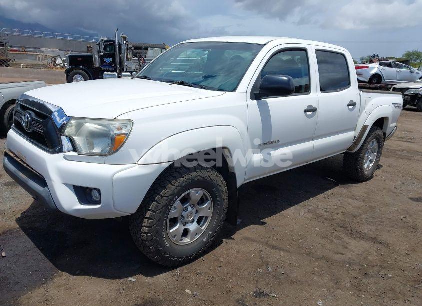 Photo 2 of 2014 Toyota Tacoma BASE V6 (VIN 3TMLU4EN9EM161044)
