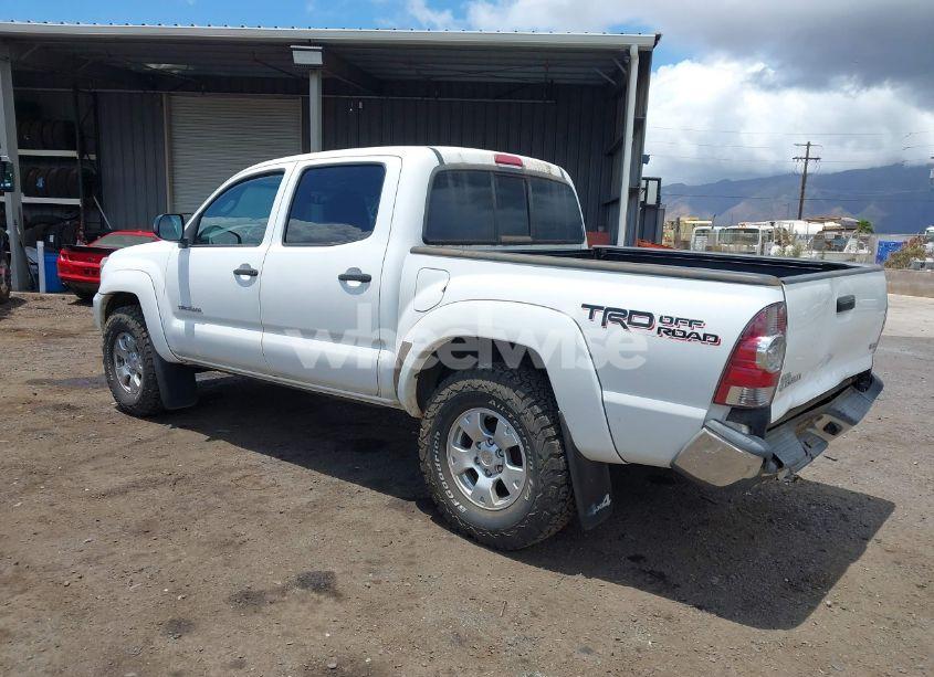 Photo 3 of 2014 Toyota Tacoma BASE V6 (VIN 3TMLU4EN9EM161044)
