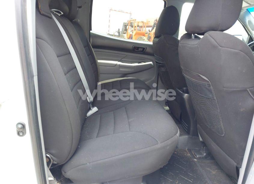 Photo 8 of 2014 Toyota Tacoma BASE V6 (VIN 3TMLU4EN9EM161044)