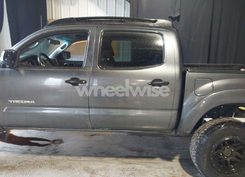 Photo 14 of 2015 Toyota Tacoma DOUBLE CAB/TRD PRO (VIN 3TMLU4EN9FM164933)