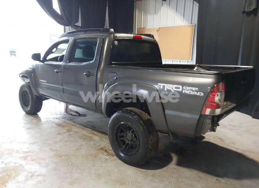 Photo 3 of 2015 Toyota Tacoma DOUBLE CAB/TRD PRO (VIN 3TMLU4EN9FM164933)