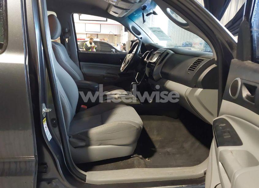 Photo 5 of 2015 Toyota Tacoma DOUBLE CAB/TRD PRO (VIN 3TMLU4EN9FM164933)