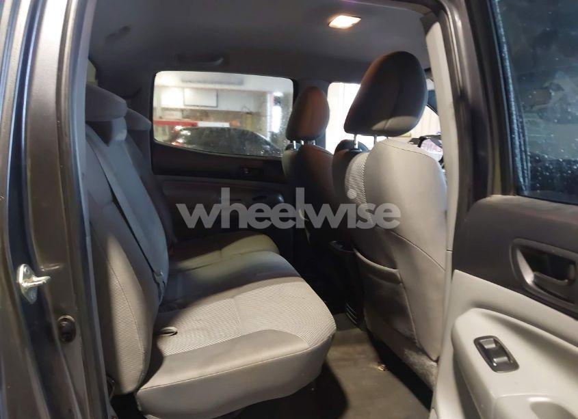 Photo 8 of 2015 Toyota Tacoma DOUBLE CAB/TRD PRO (VIN 3TMLU4EN9FM164933)