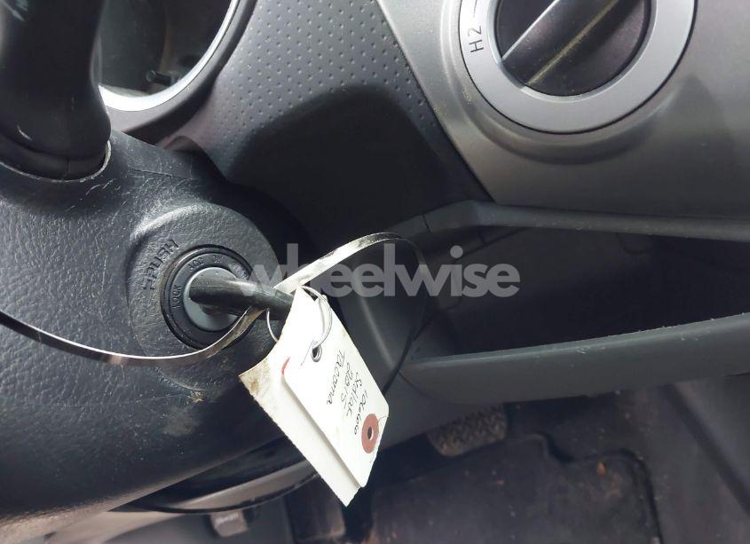 Photo 11 of 2015 Toyota Tacoma BASE V6 (VIN 3TMLU4EN9FM178959)