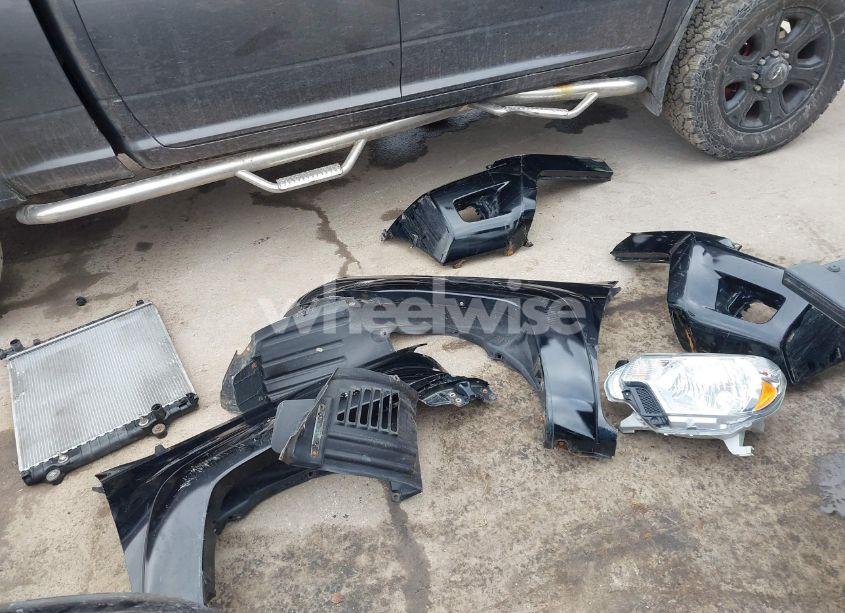 Photo 12 of 2015 Toyota Tacoma BASE V6 (VIN 3TMLU4EN9FM178959)