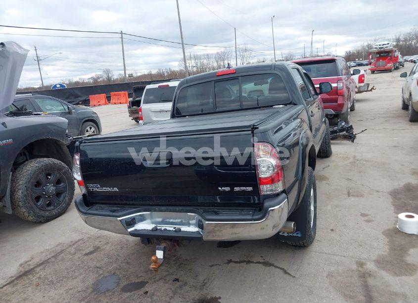 Photo 17 of 2015 Toyota Tacoma BASE V6 (VIN 3TMLU4EN9FM178959)