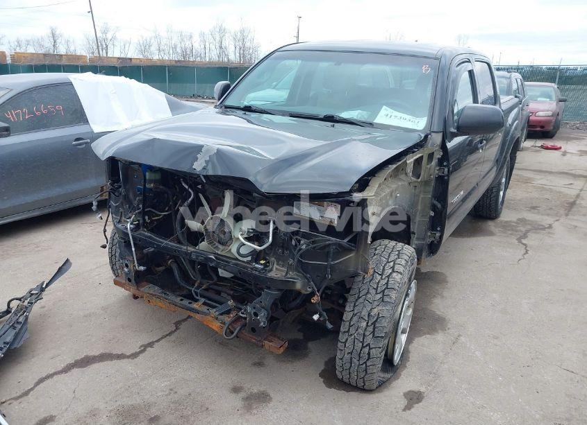 Photo 6 of 2015 Toyota Tacoma BASE V6 (VIN 3TMLU4EN9FM178959)