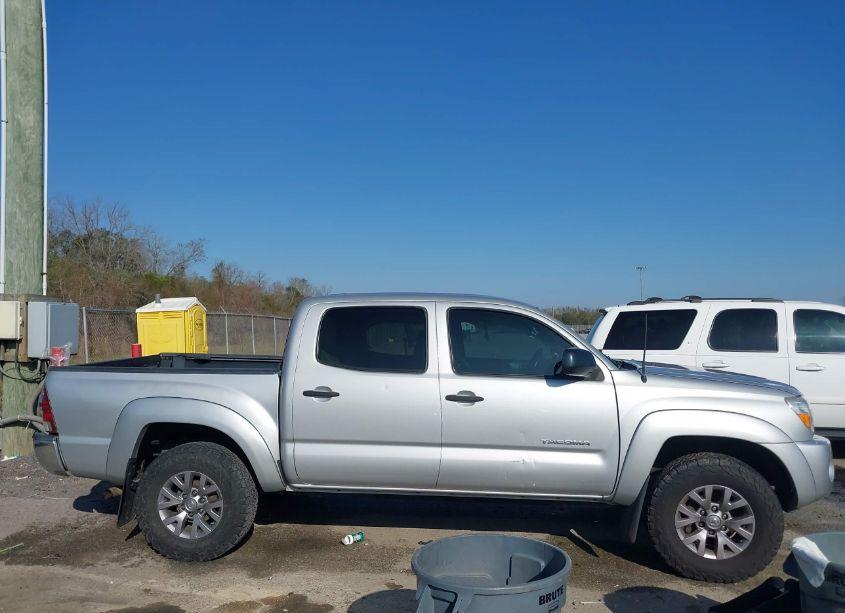 Photo 13 of 2010 Toyota Tacoma BASE V6 (VIN 3TMLU4ENXAM046205)