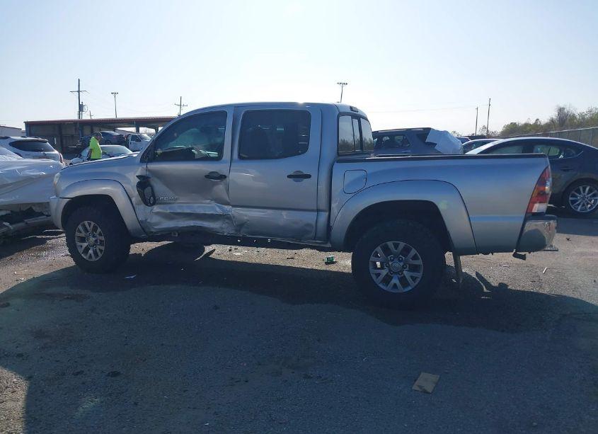 Photo 14 of 2010 Toyota Tacoma BASE V6 (VIN 3TMLU4ENXAM046205)