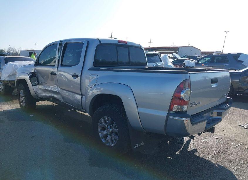 Photo 3 of 2010 Toyota Tacoma BASE V6 (VIN 3TMLU4ENXAM046205)