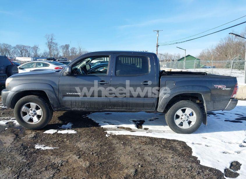Photo 14 of 2011 Toyota Tacoma DOUBLE CAB (VIN 3TMLU4ENXBM061496)