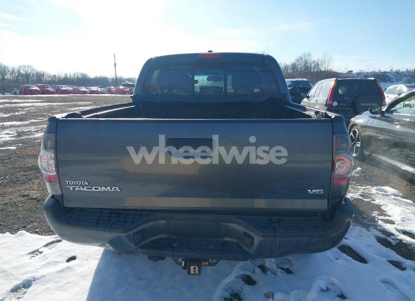 Photo 16 of 2011 Toyota Tacoma DOUBLE CAB (VIN 3TMLU4ENXBM061496)