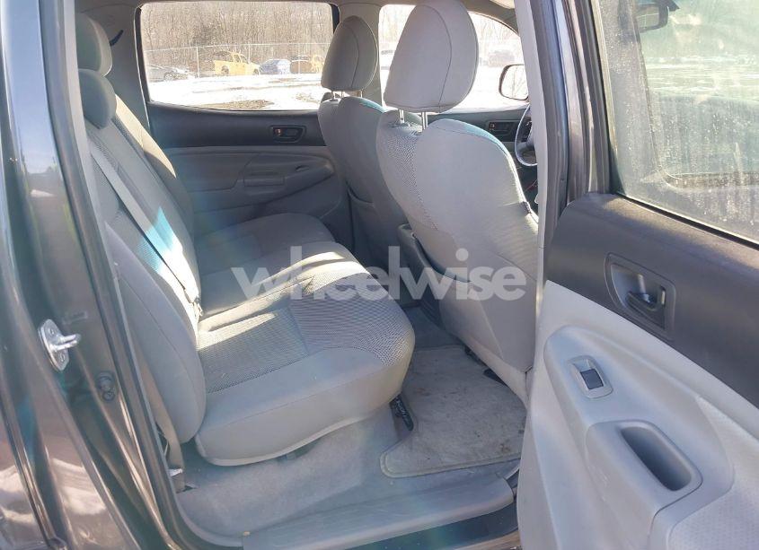 Photo 8 of 2011 Toyota Tacoma DOUBLE CAB (VIN 3TMLU4ENXBM061496)