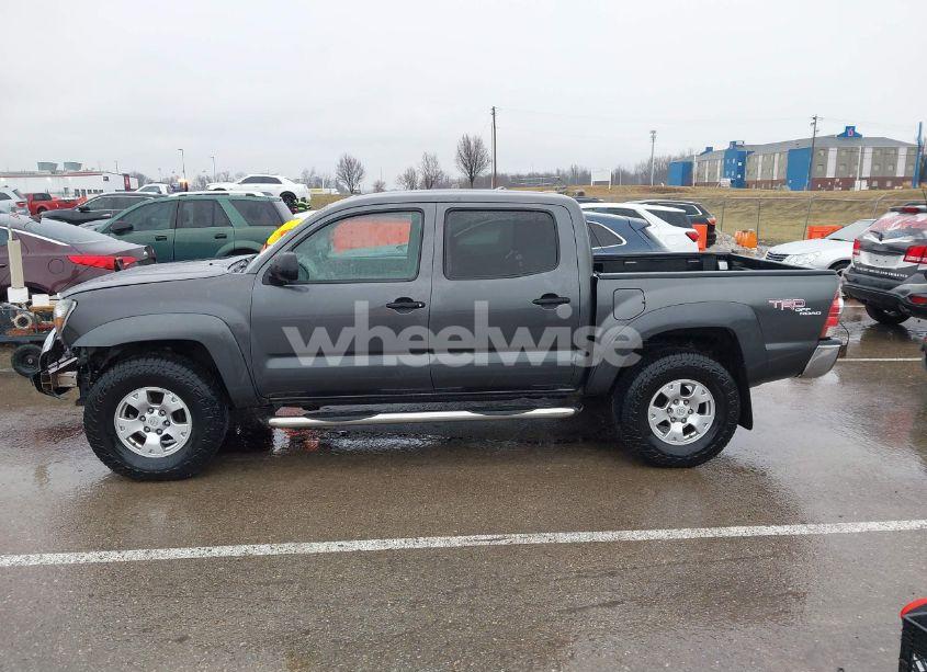 Photo 14 of 2011 Toyota Tacoma DOUBLE CAB (VIN 3TMLU4ENXBM062437)
