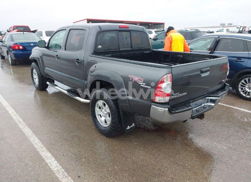 Photo 3 of 2011 Toyota Tacoma DOUBLE CAB (VIN 3TMLU4ENXBM062437)