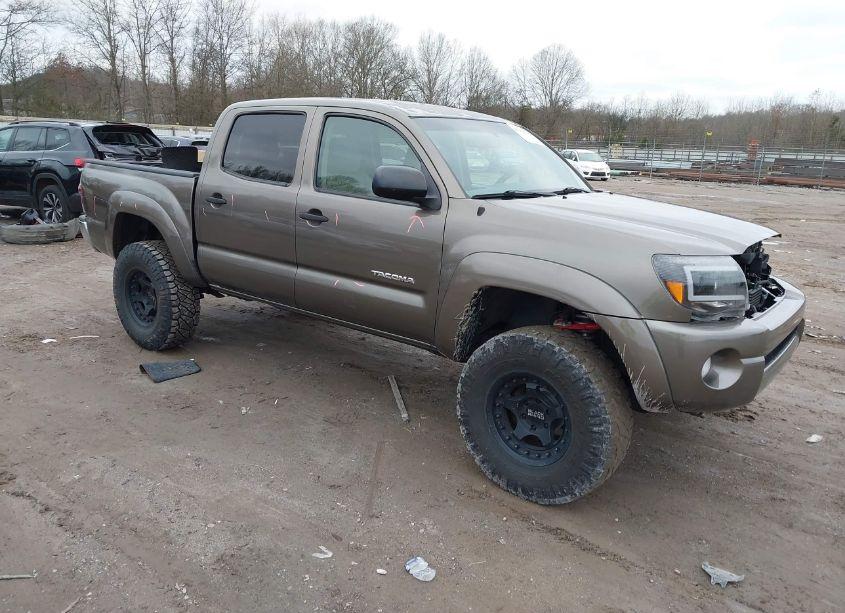 2011 Toyota Tacoma DOUBLE CAB (VIN 3TMLU4ENXBM068707) main photo