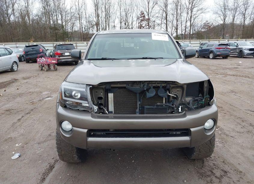Photo 12 of 2011 Toyota Tacoma DOUBLE CAB (VIN 3TMLU4ENXBM068707)