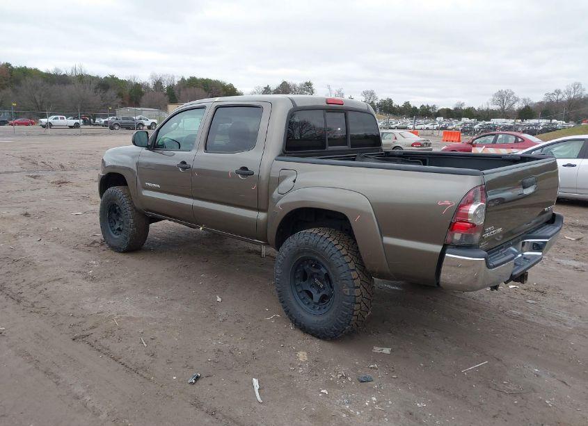 Photo 3 of 2011 Toyota Tacoma DOUBLE CAB (VIN 3TMLU4ENXBM068707)