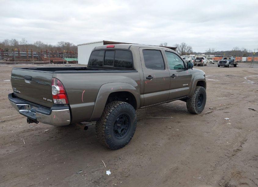 Photo 4 of 2011 Toyota Tacoma DOUBLE CAB (VIN 3TMLU4ENXBM068707)