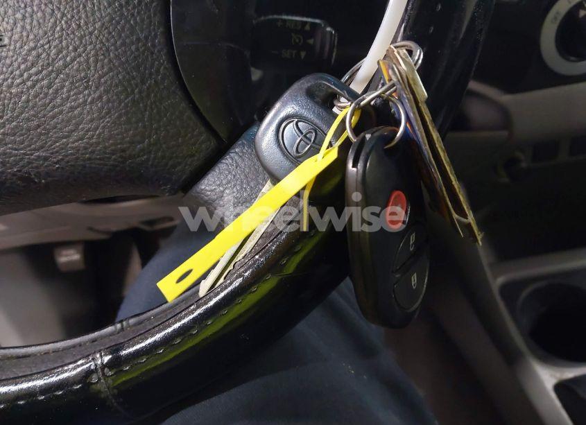 Photo 11 of 2011 Toyota Tacoma BASE V6 (VIN 3TMLU4ENXBM071929)
