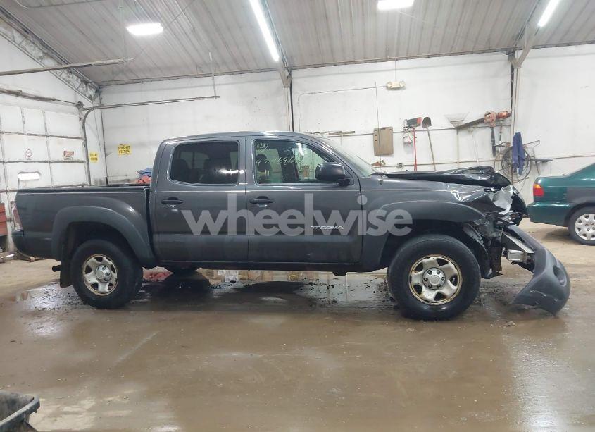 Photo 13 of 2011 Toyota Tacoma BASE V6 (VIN 3TMLU4ENXBM071929)